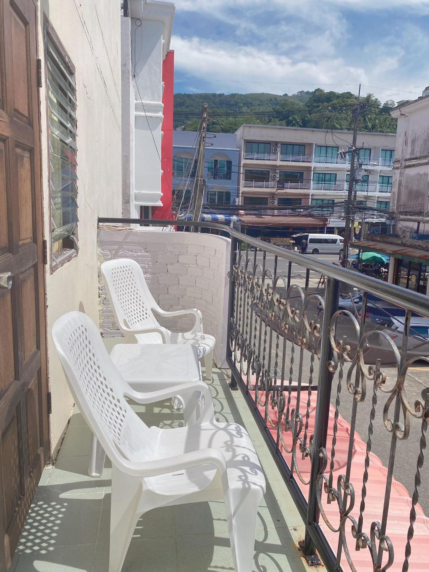 2 Vikings Guesthouse Karon Exterior photo